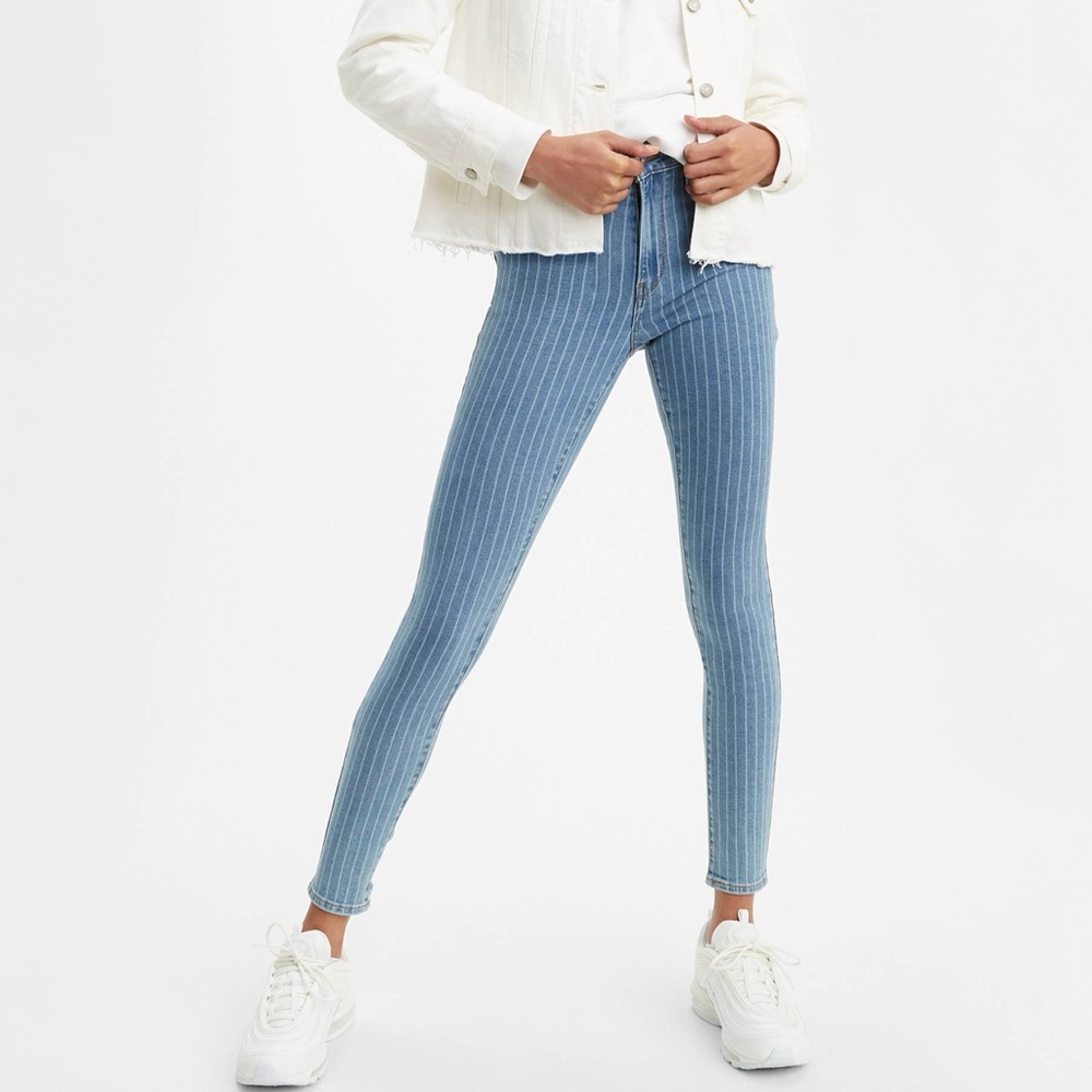 Levi's- 721 High rise Skinny Blue Pin Striped